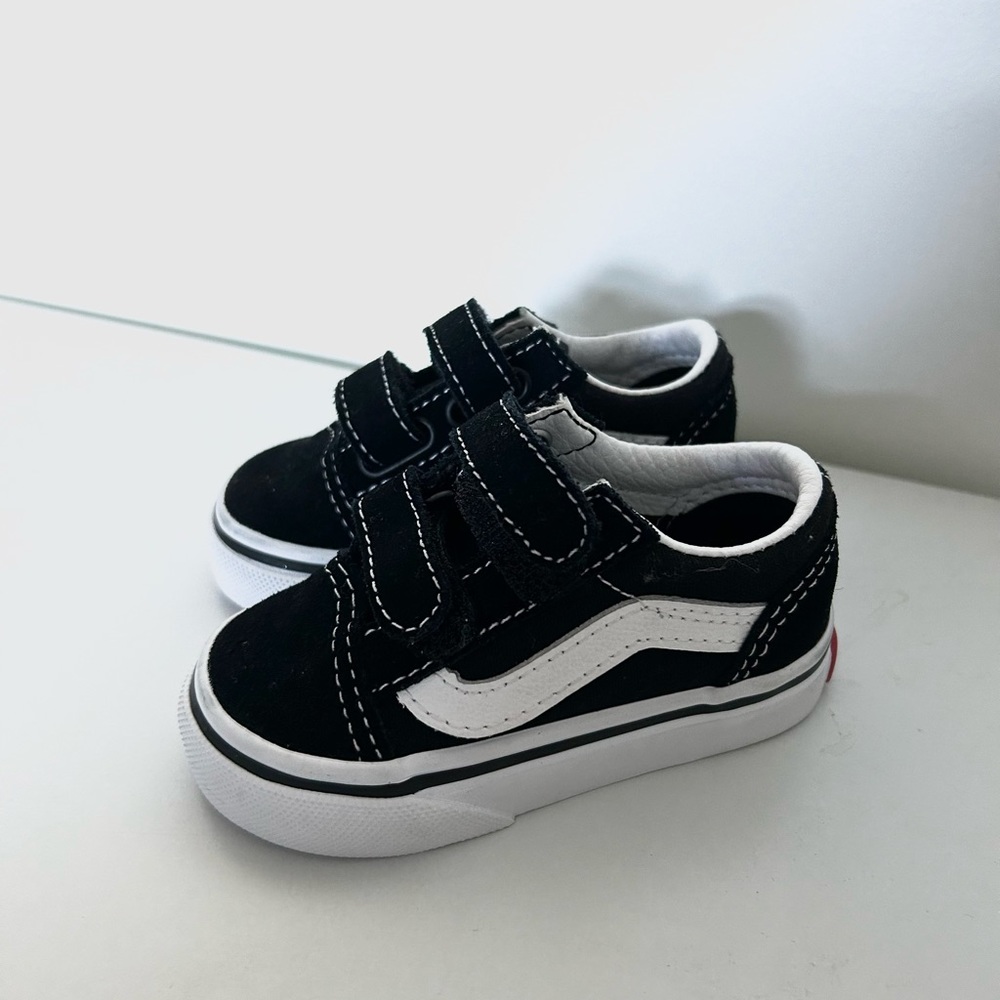 Size 4 baby vans